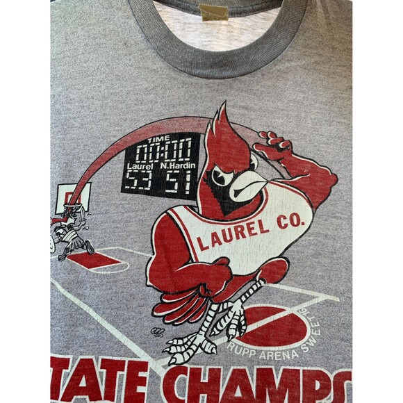 1982 Laurel Cardinals basketball big  graphic tee basketball Size M - Picture 2 of 8